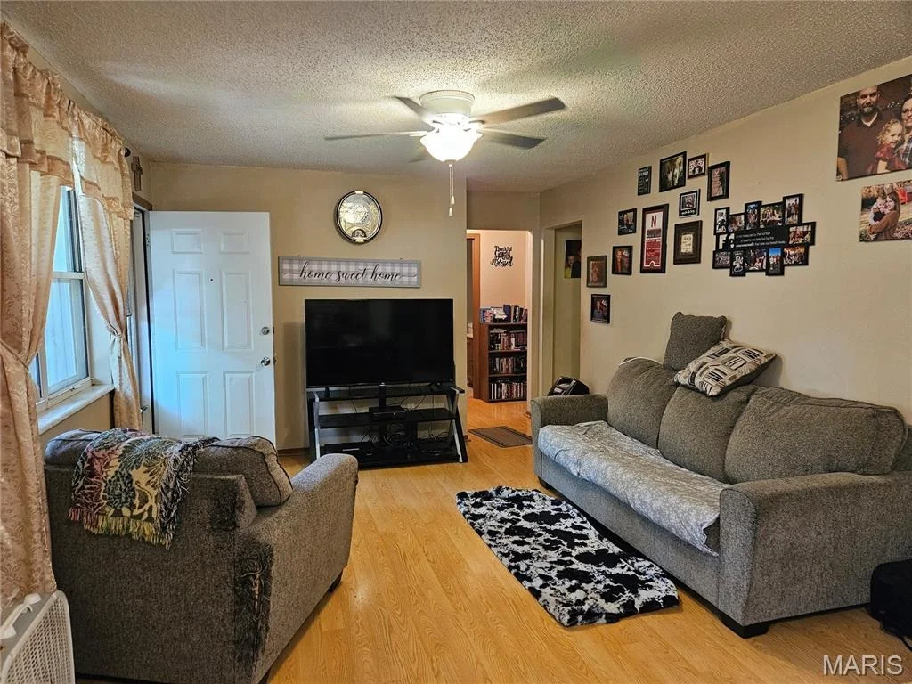 Photo of 904 W Third