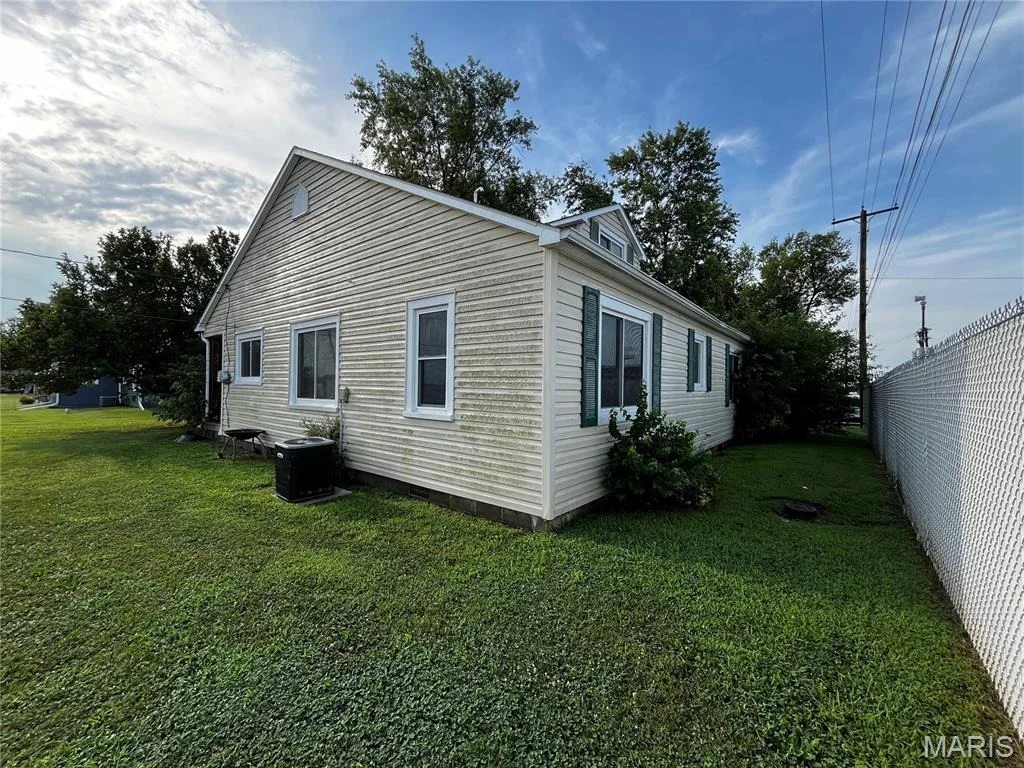 Photo of 802 Summit St