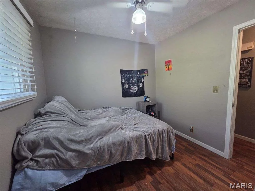 Photo of 25881 Sutherland Lane