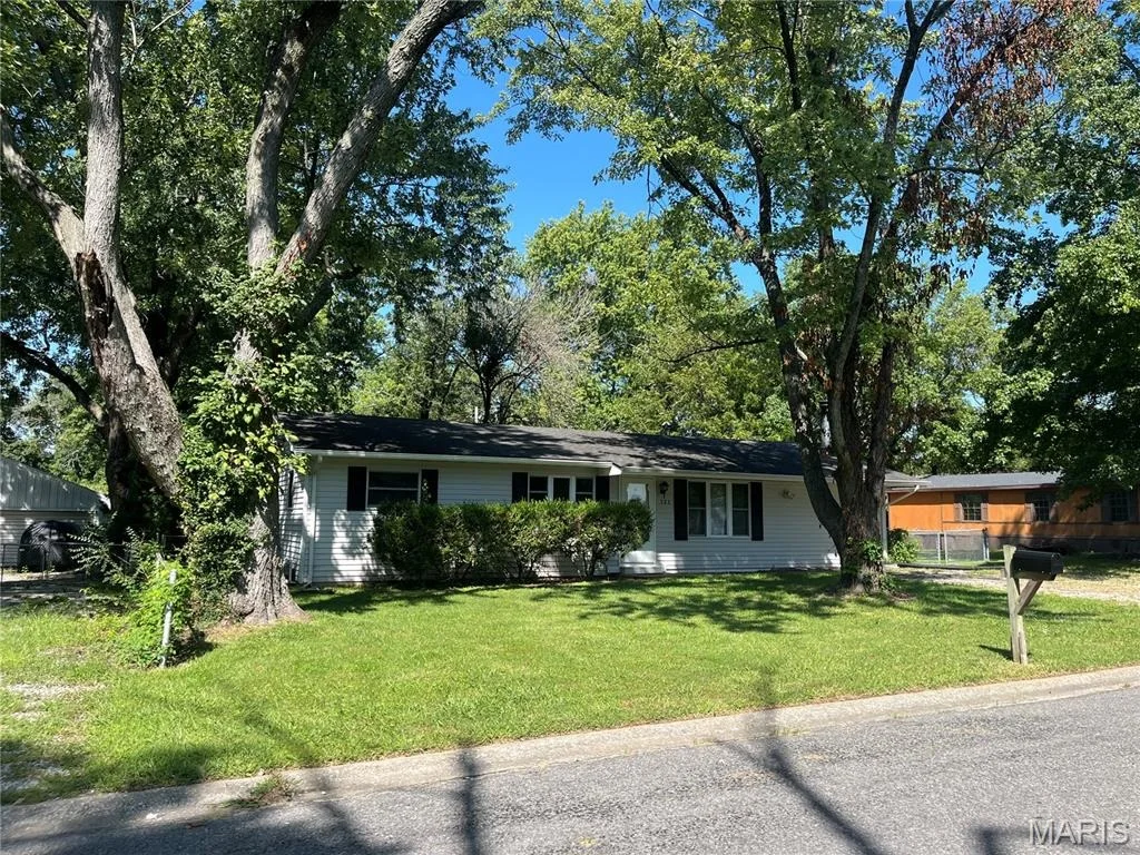 Photo of 121 Richmond Drive