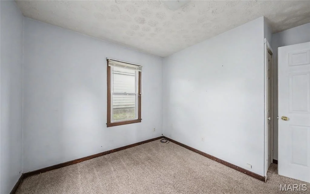 Photo of 205 Maple Street S