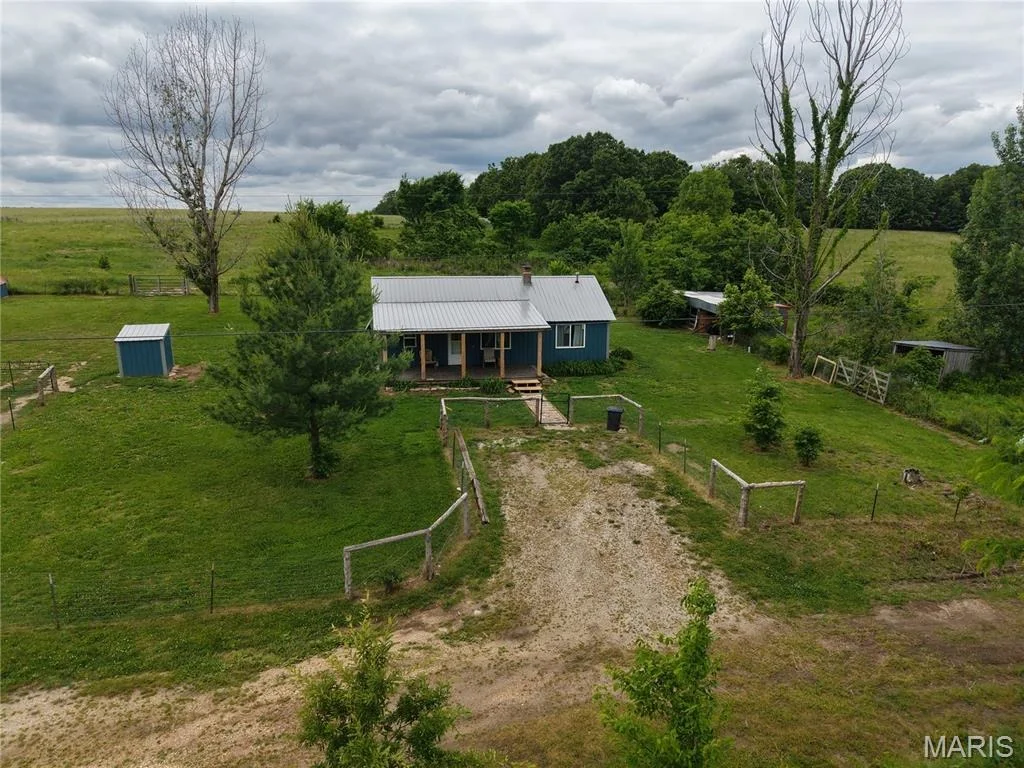 Photo of 40190 Dandelion Road