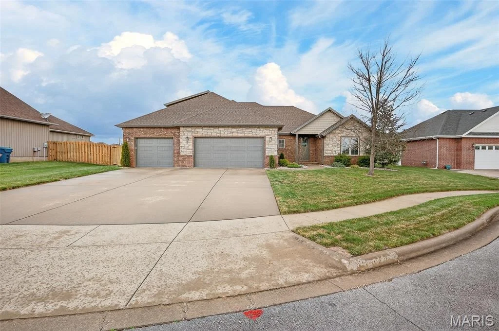 Photo of 853 E Apollo Ct