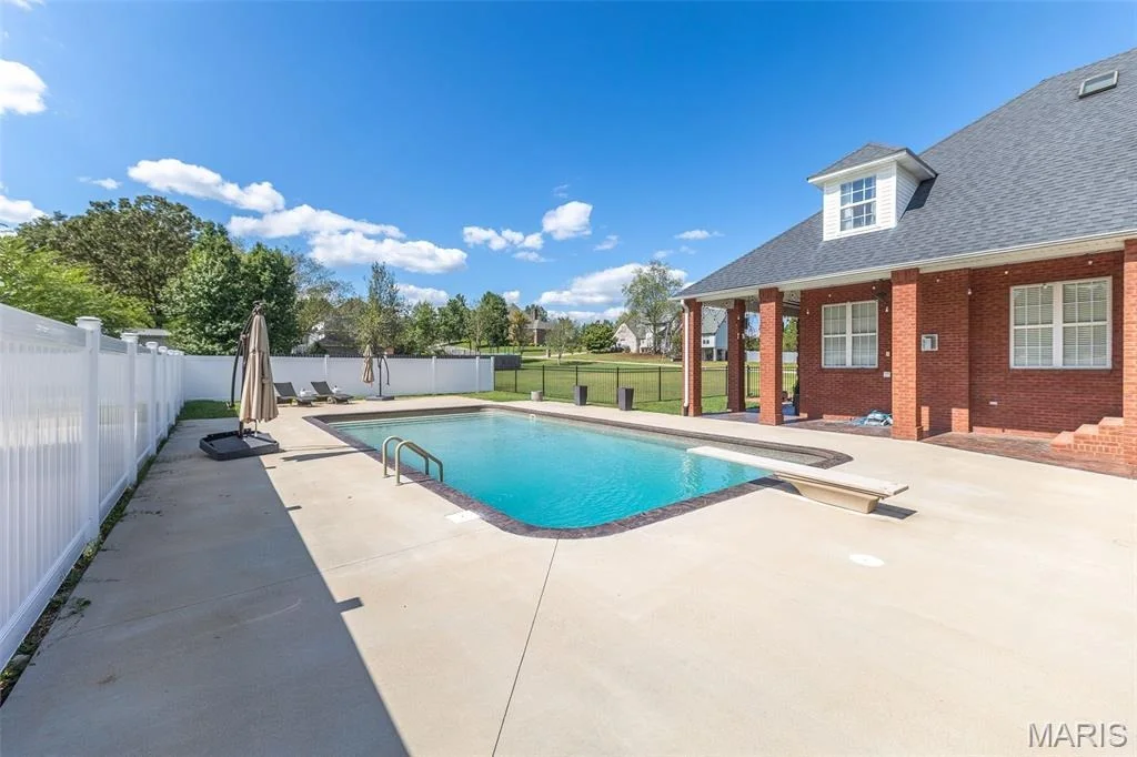 Photo of 902 Paradise Lane