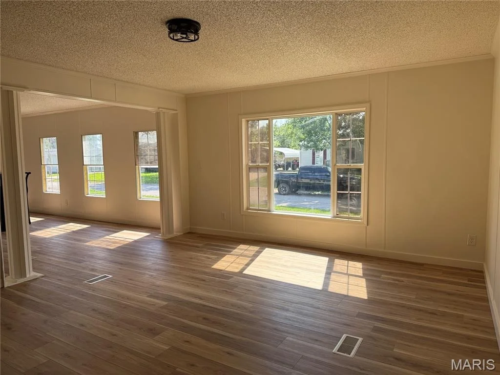 Photo of 18233 Loyalty Lane