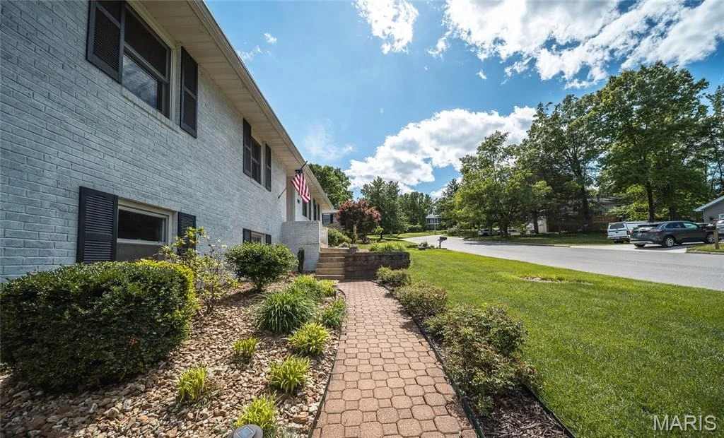 Photo of 1112 Sycamore Drive