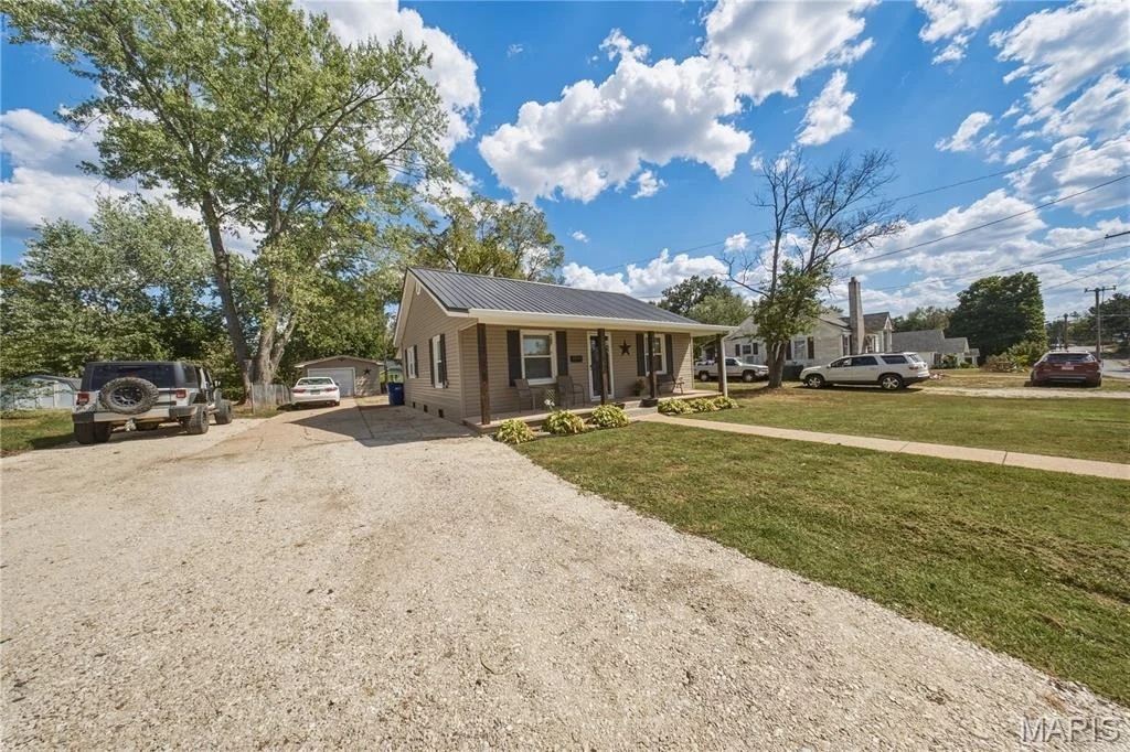 Photo of 100 N Pershing Avenue