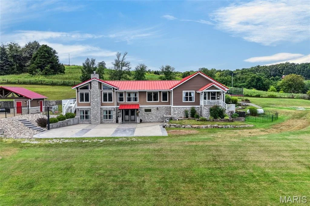 Photo of 2167 Susanna Road