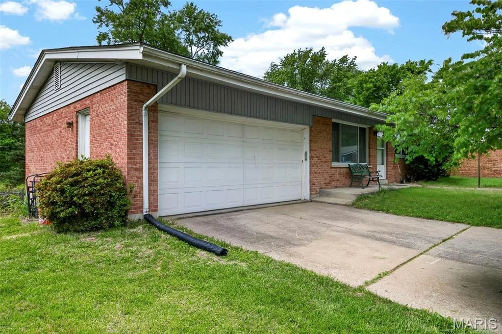 Photo of 33 Cloverdale Drive