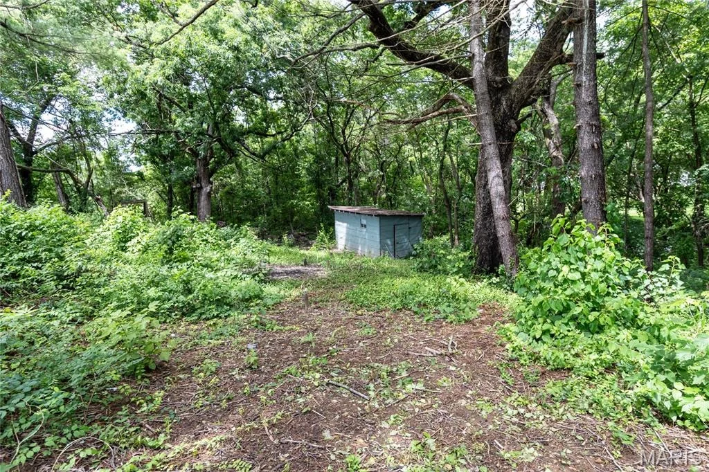 Photo of 304 W 6th Street