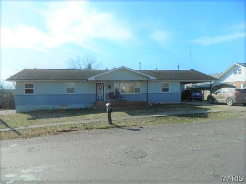 Photo of 123 E 3rd Street
