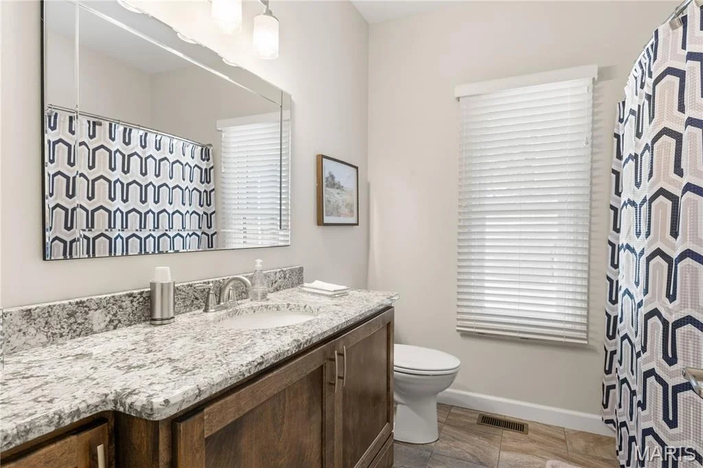 Photo of 18028 Bayview Lane