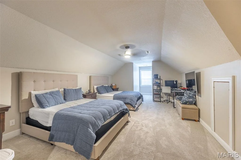 Photo of 902 Paradise Lane