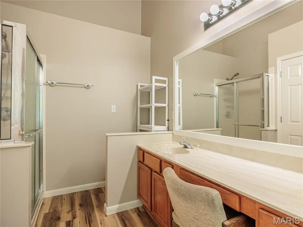 Photo of 10 MERAMEC BLUFFS Court