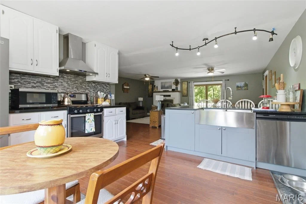Photo of 11004 Western Road