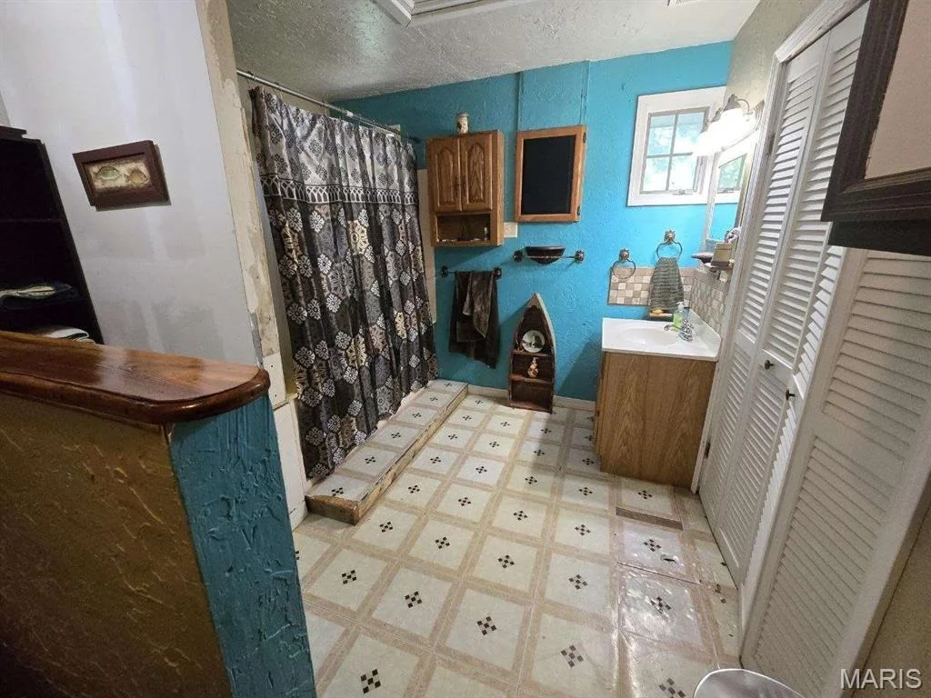 Photo of 24951 Blue Waters Road