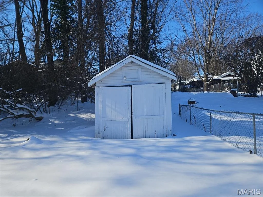 Photo of 115 Lawrence Avenue