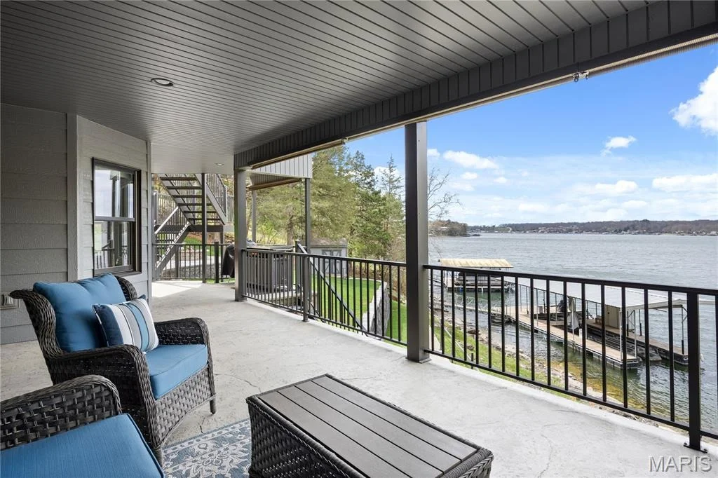 Photo of 18028 Bayview Lane