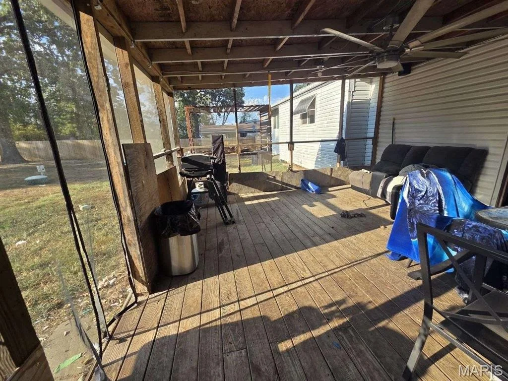 Photo of 25881 Sutherland Lane