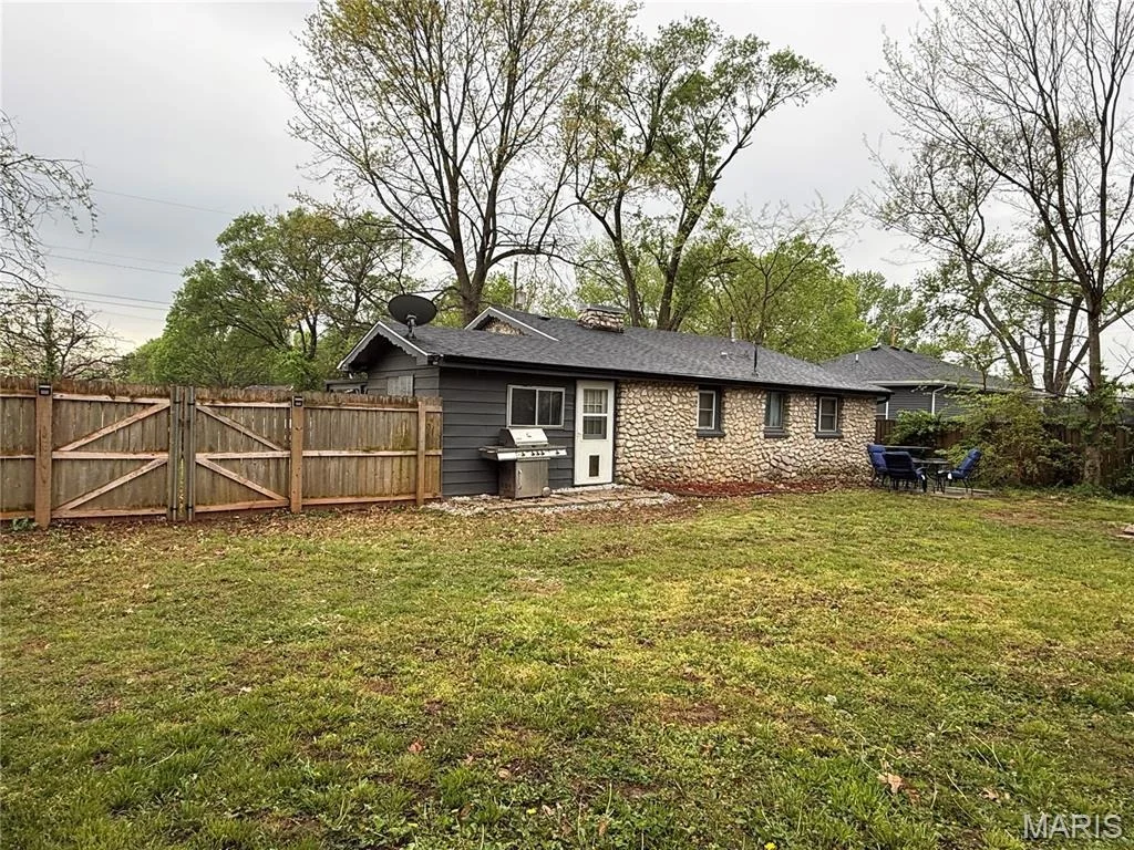Photo of 3053 W Grand
