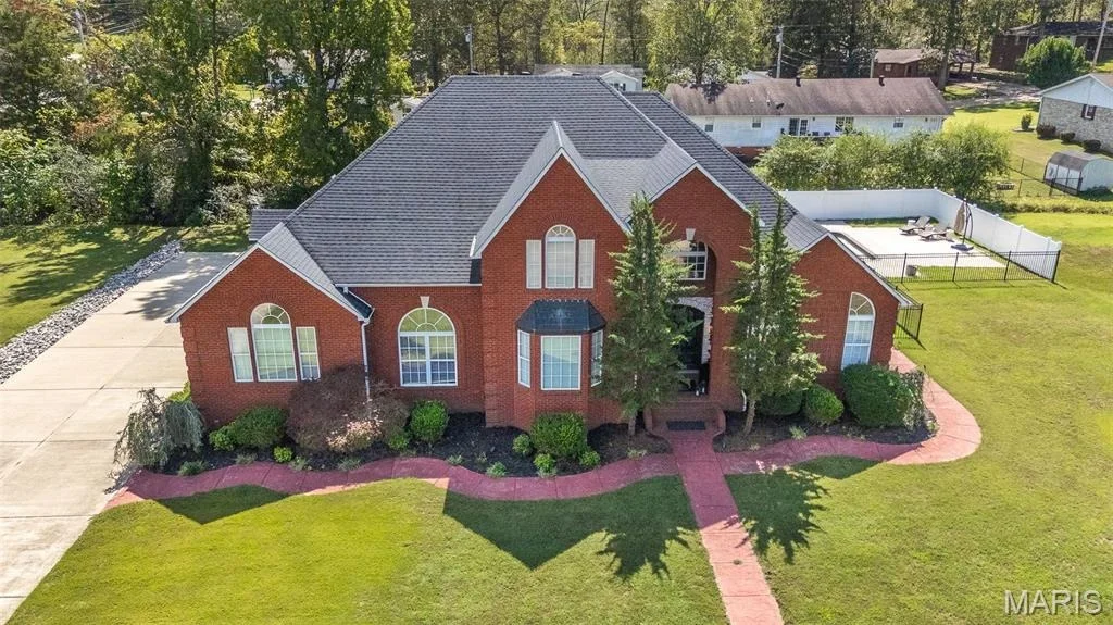 Photo of 902 Paradise Lane