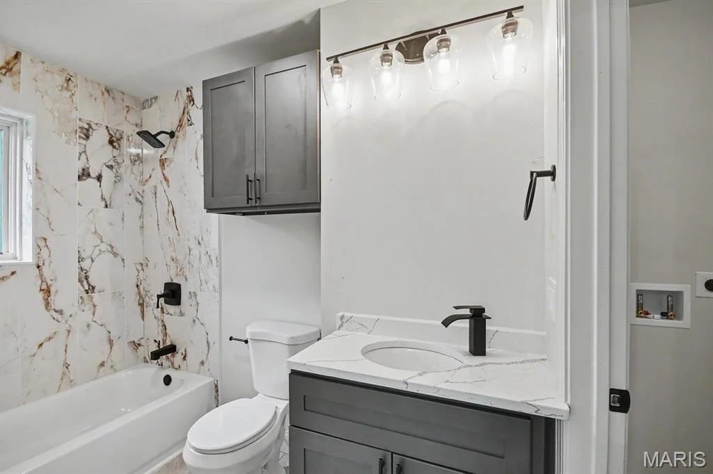 Photo of 406 Meyer Avenue