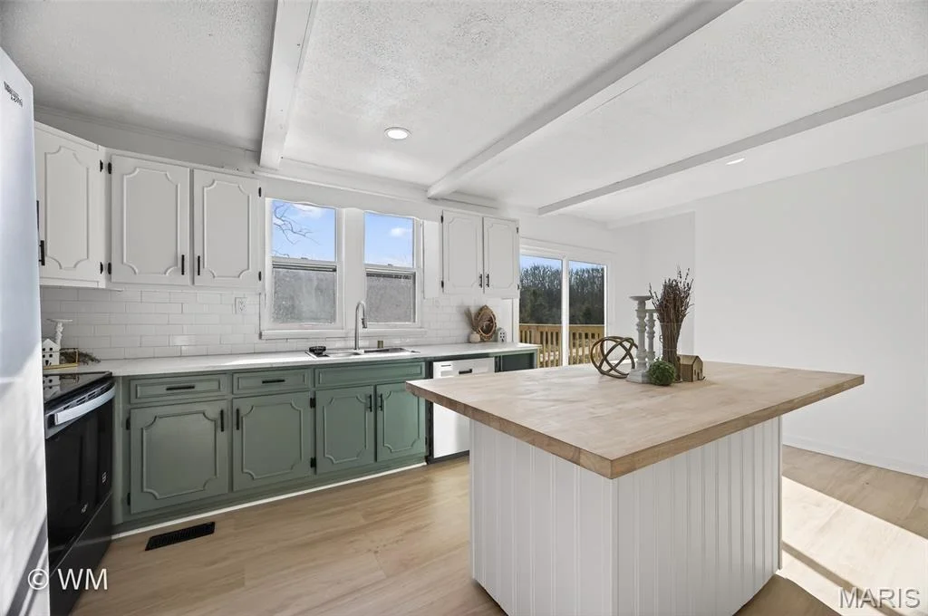 Photo of 16245 Badger Road
