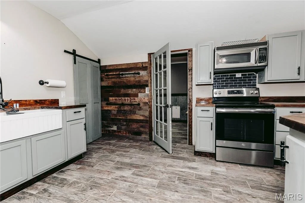 Photo of 40190 Dandelion Road