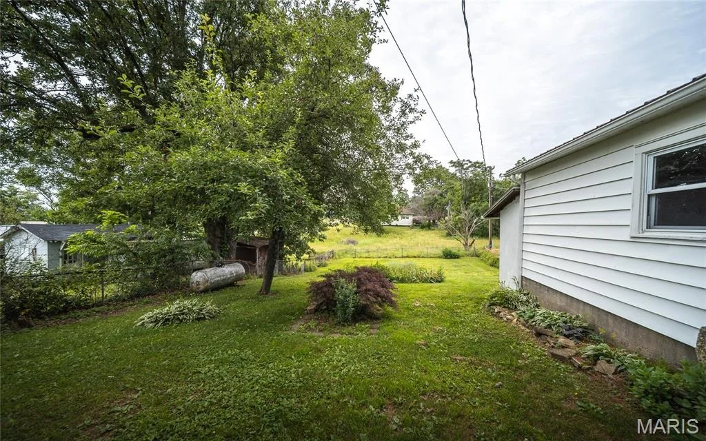 Photo of 205 Maple Street S