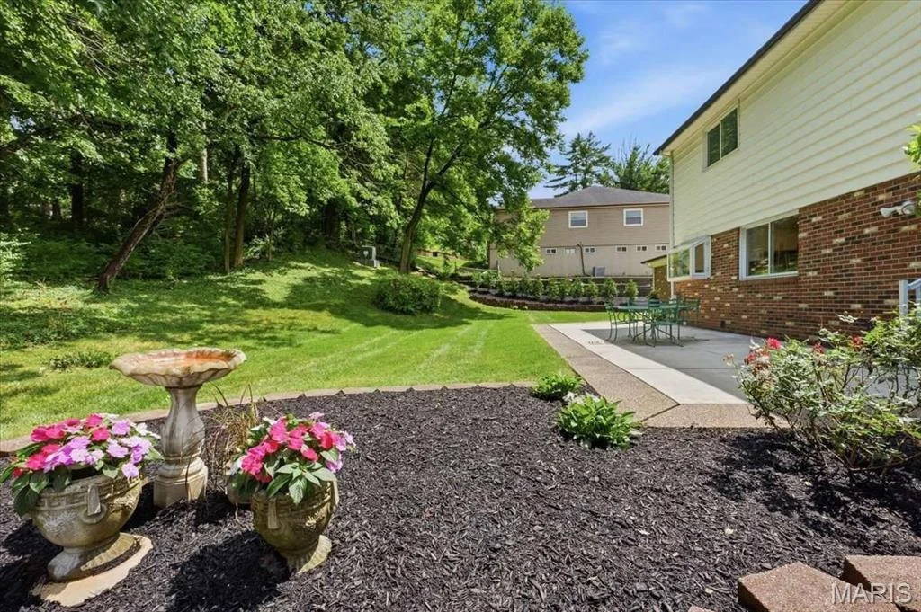 Photo of 2108 Cedaroyal Drive