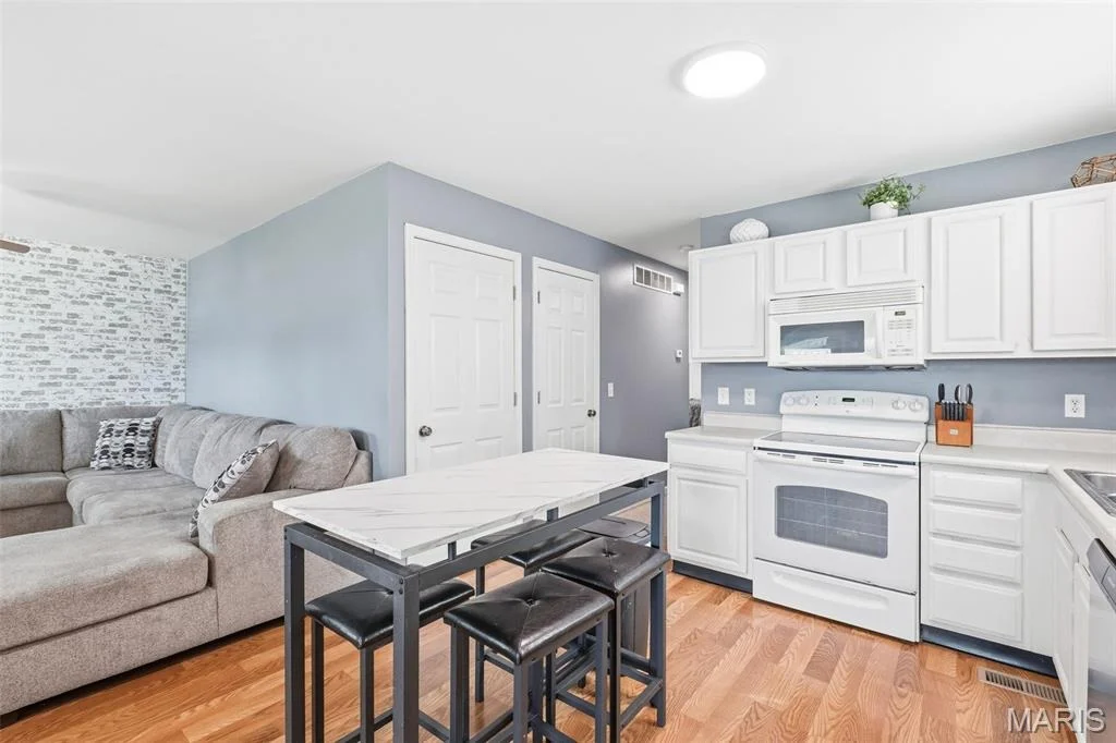 Photo of 2591 Oak Forest Drive