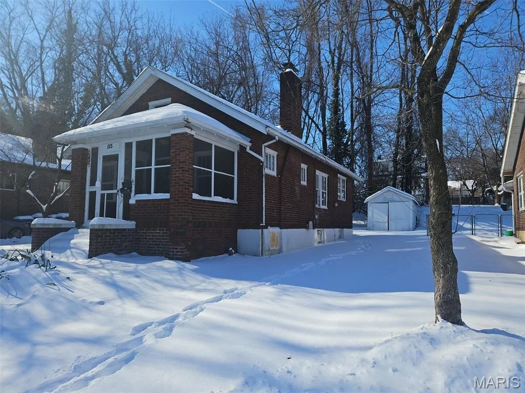 Photo of 115 Lawrence Avenue
