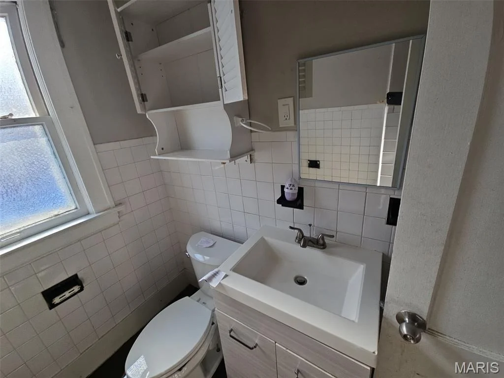 Photo of 115 Lawrence Avenue