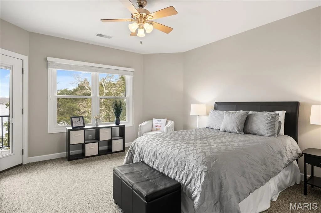 Photo of 18028 Bayview Lane