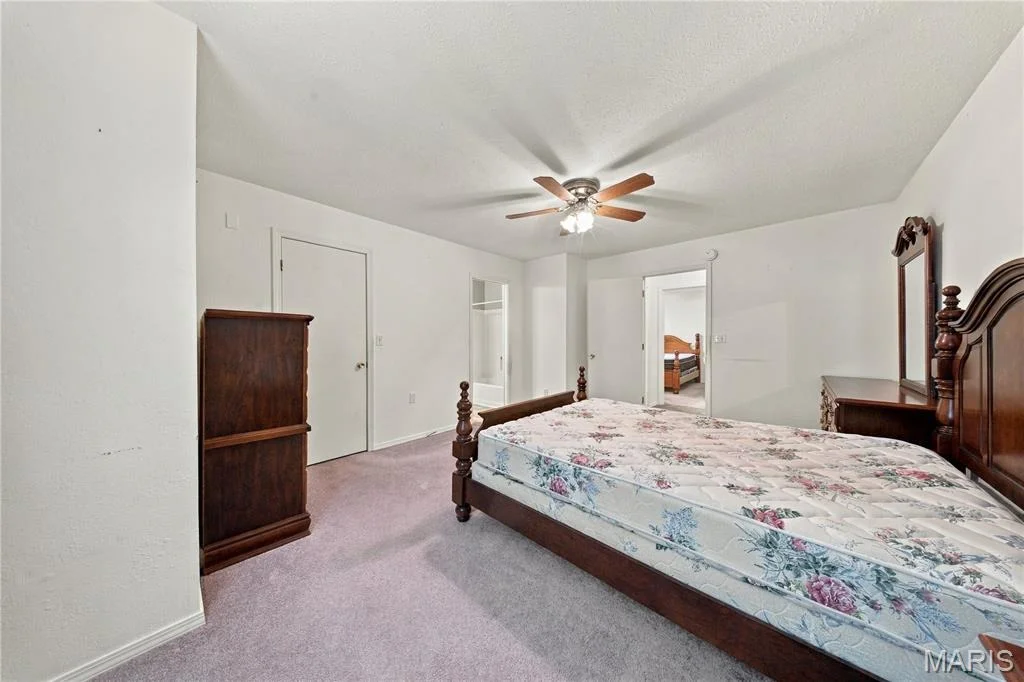 Photo of 300 Greentree Road