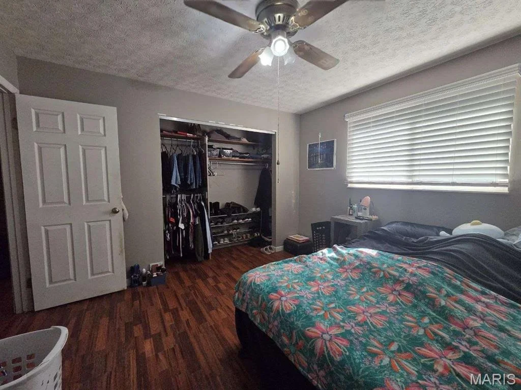 Photo of 25881 Sutherland Lane