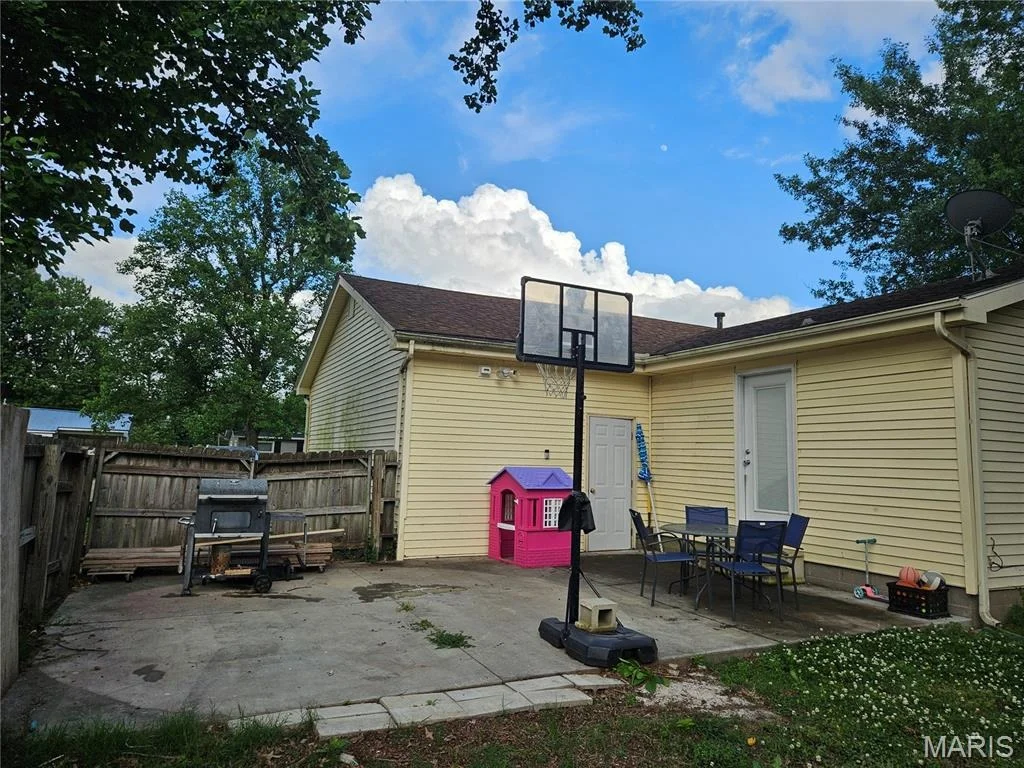 Photo of 413 Illinois Avenue
