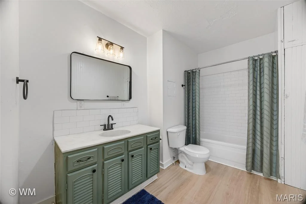 Photo of 16245 Badger Road
