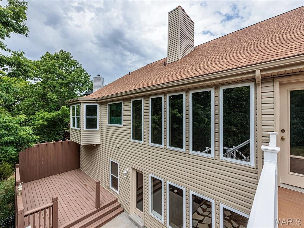 Photo of 10 MERAMEC BLUFFS Court