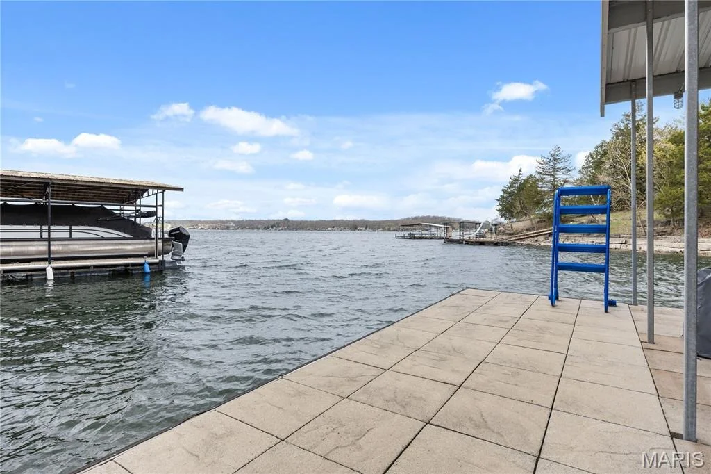 Photo of 18028 Bayview Lane