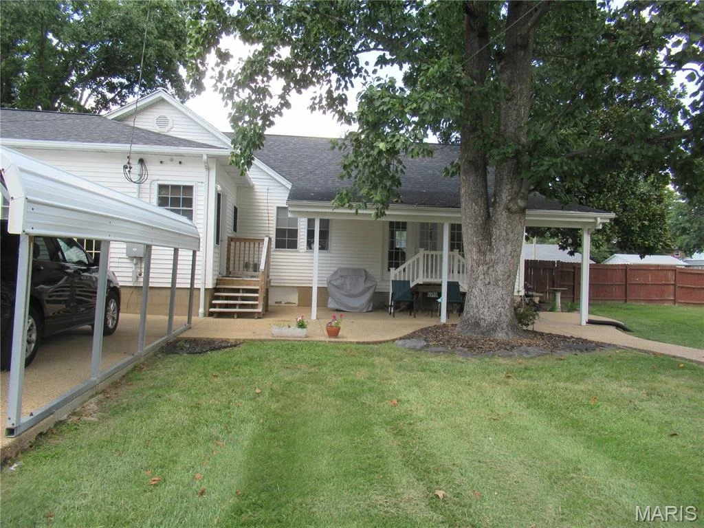 Photo of 230 Maple Street
