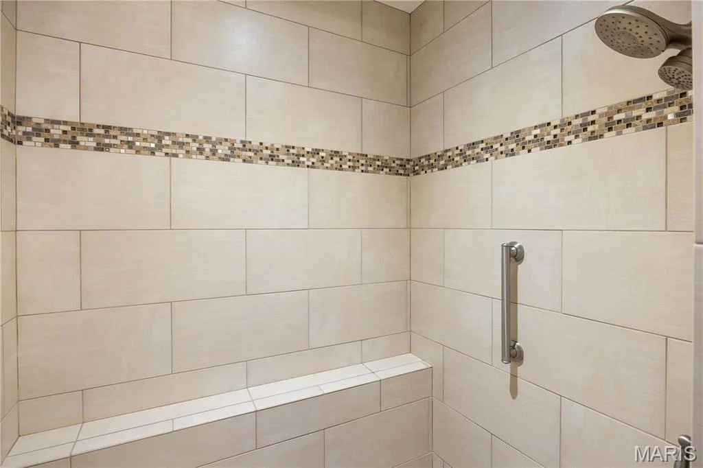 Photo of 18028 Bayview Lane