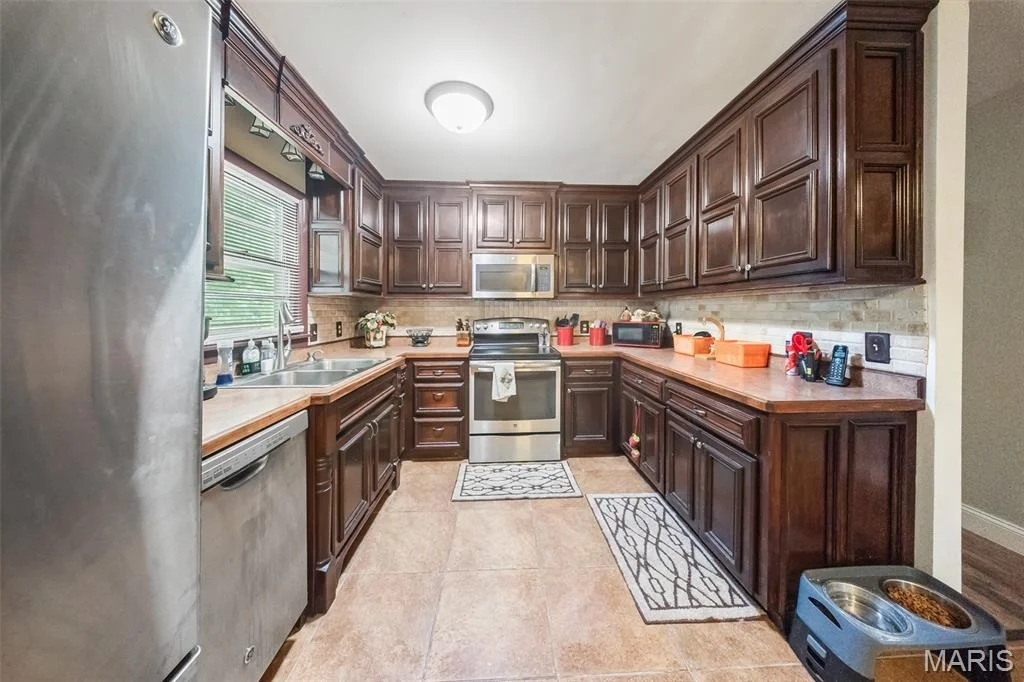 Photo of 435 Forest Lane