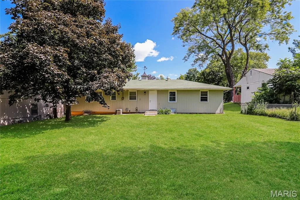 Photo of 1502 Broadway Street