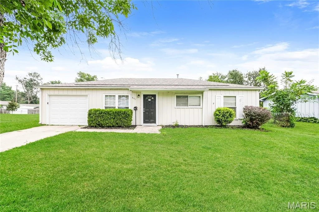 Photo of 807 N Ponca Drive