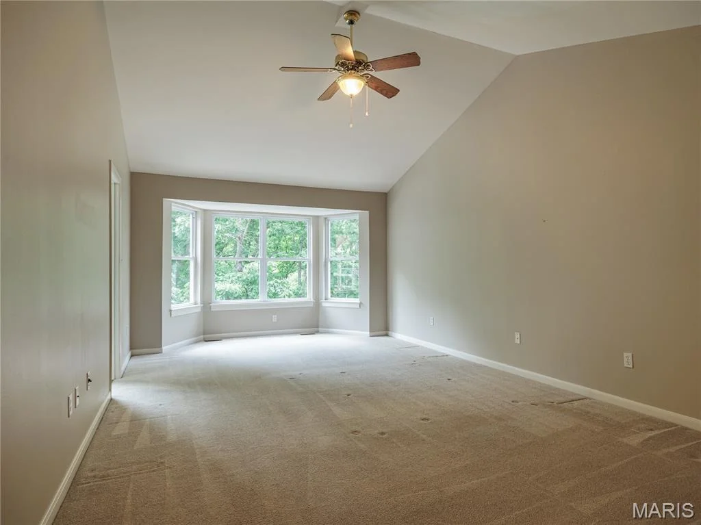 Photo of 10 MERAMEC BLUFFS Court