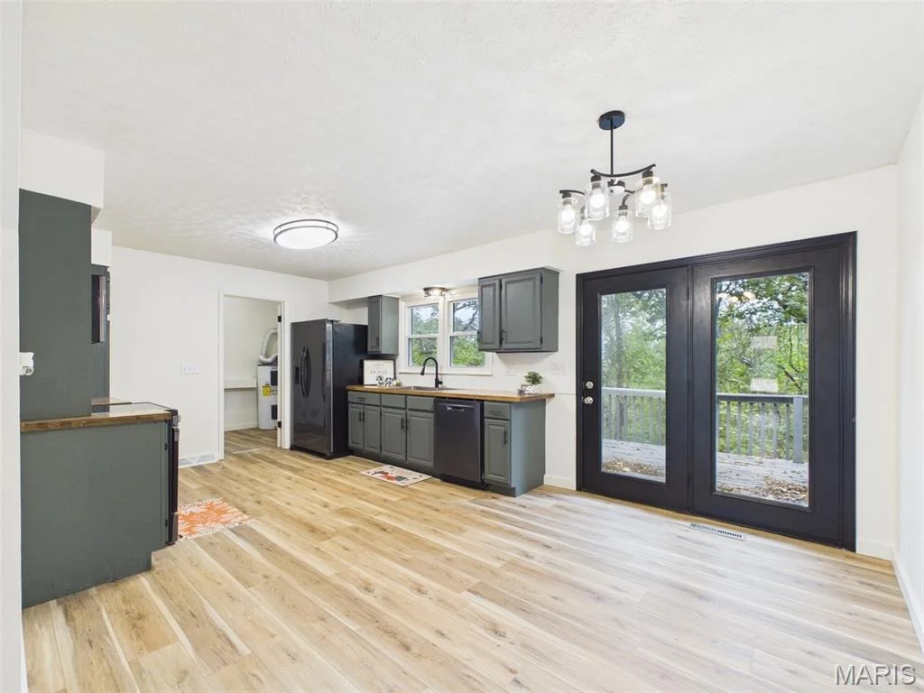 Photo of 608 Sunset Drive