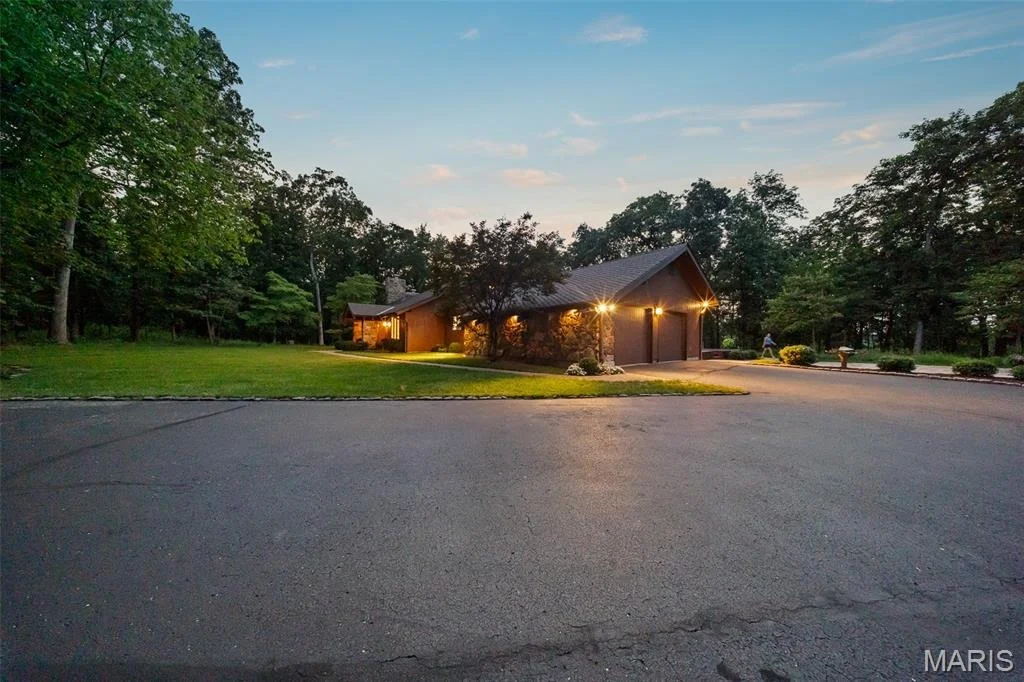 Photo of 511 E Christy Drive