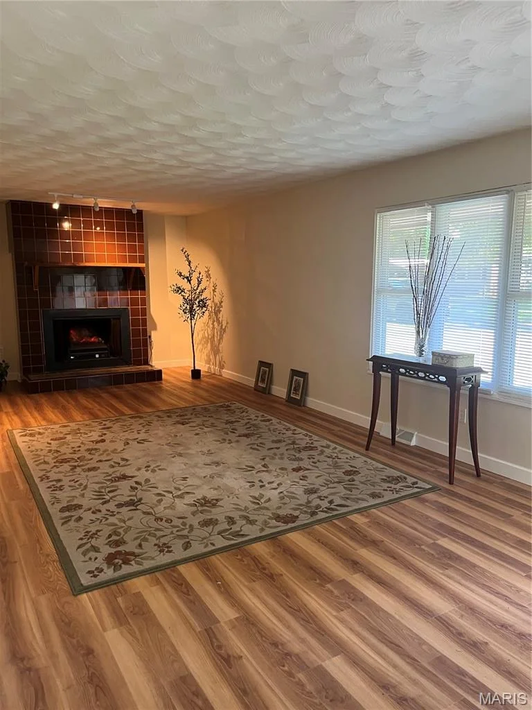 Photo of 121 Richmond Drive