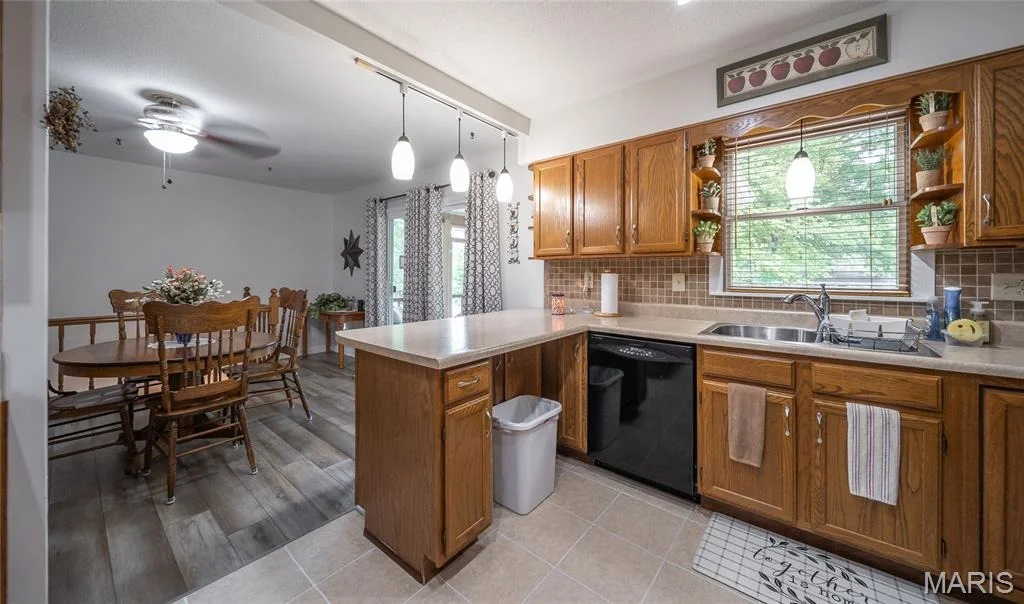 Photo of 1112 Sycamore Drive